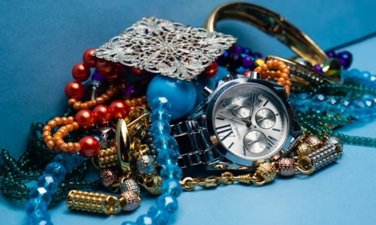 Versatile Accessories That Transform Your Wardrobe Fast